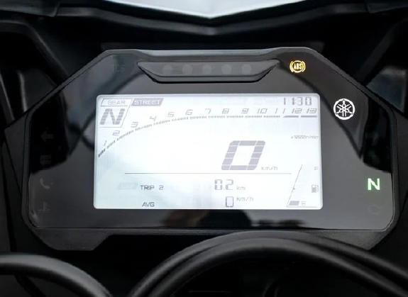 YAMAHA YZF-R15 - Thumbnail 2